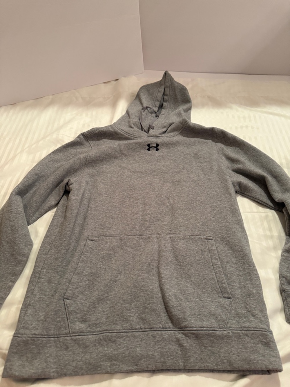 Under Armour Men’s Heather Gray Pullover Hoodie